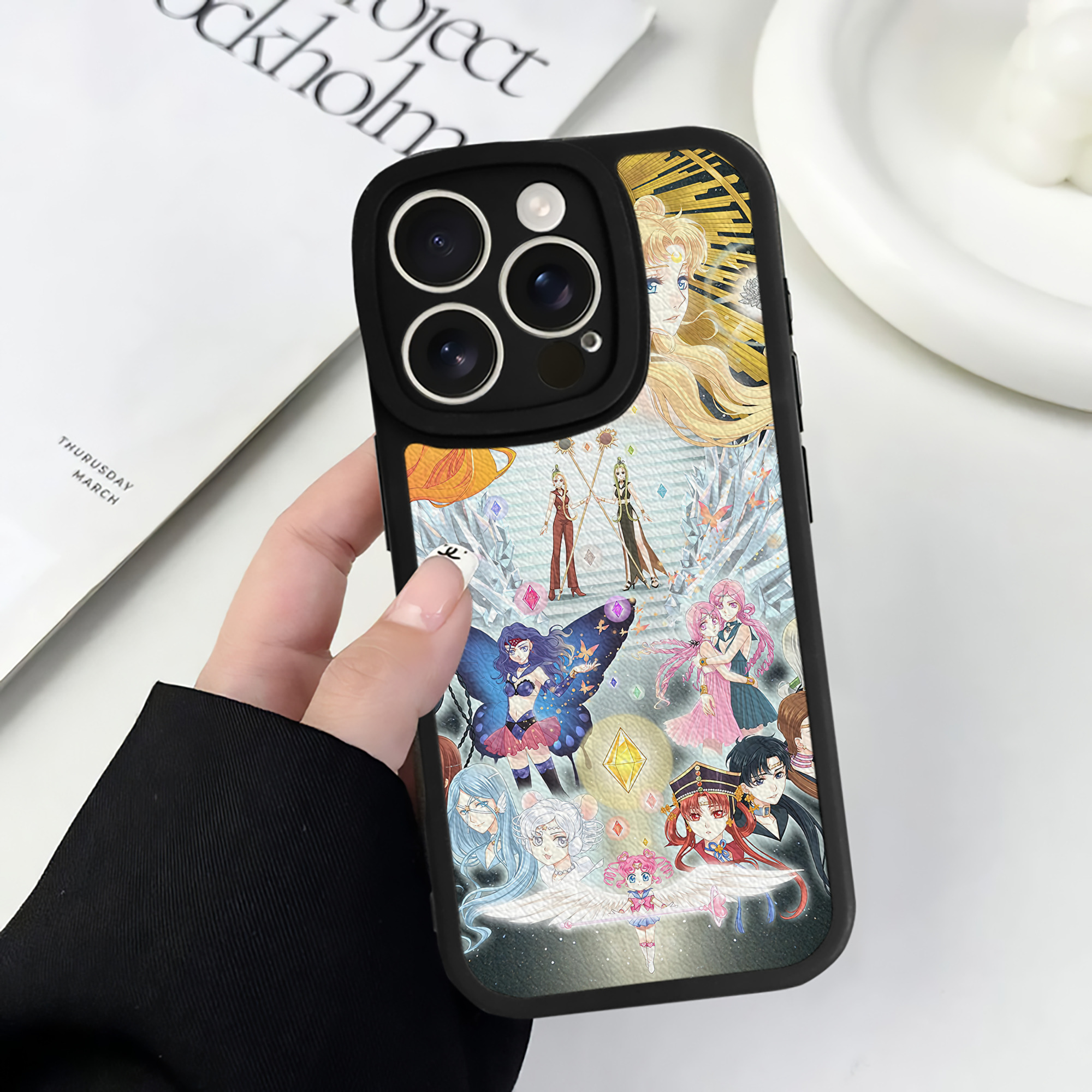 （画像用） 美少女戦士セーラームーン Sailor Moon 【iPhone 16シリーズ対応】シリコンスマホケース（レザー調） 材質：シリコン